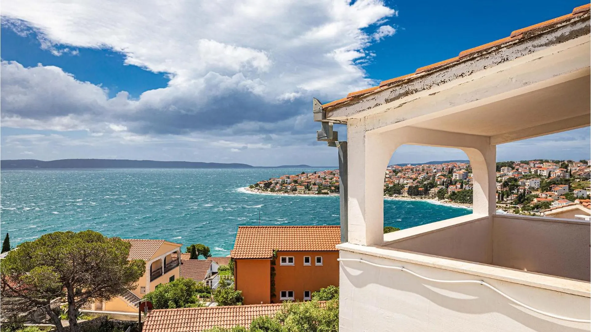 Beautiful Apartment In Okrug Gornji With Wifi Trogir
