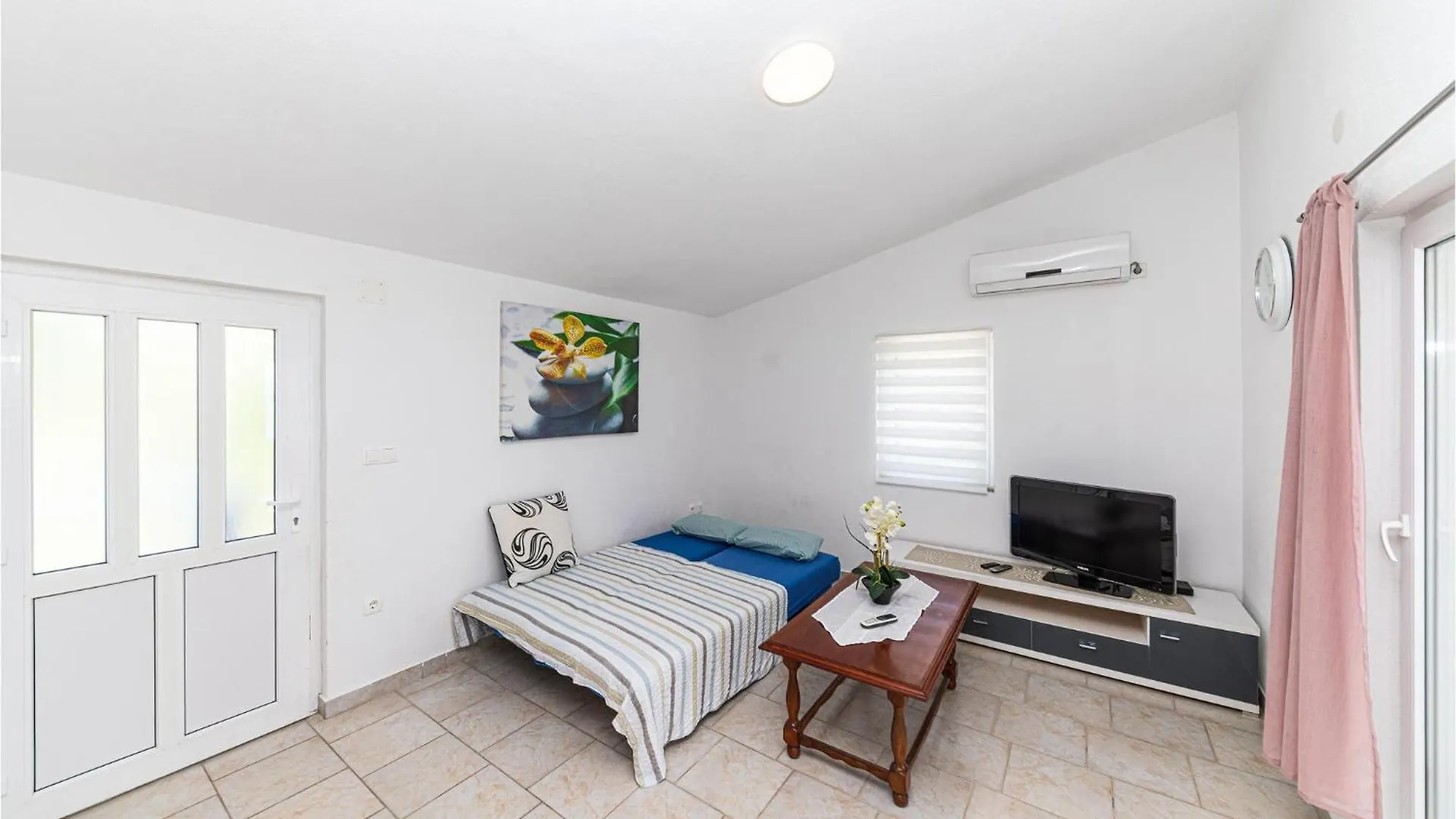 Beautiful Apartment In Okrug Gornji With Wifi Trogir Croatia